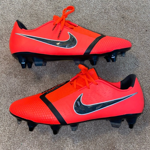 mens soccer cleats size 9.5